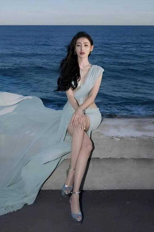 胸围70d的明星_75c胸围的女明星_女星胸围榜