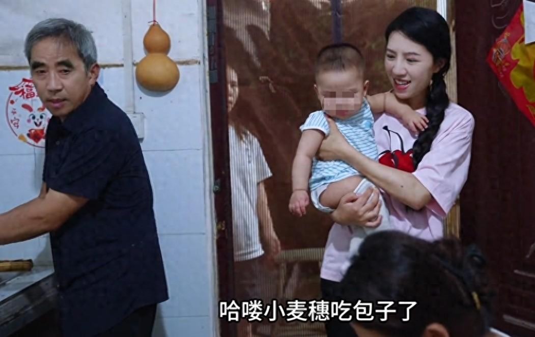 麦小登私下形象曝光事件_网红真实形象与假人设_网红麦小登黑料,