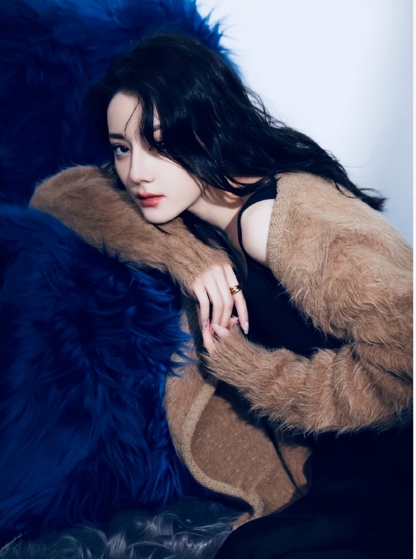 明星热点迪丽热巴,_33岁迪丽热巴生病现状_内娱女明星健康问题